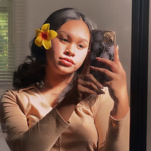 Meet your Posher, Romylee